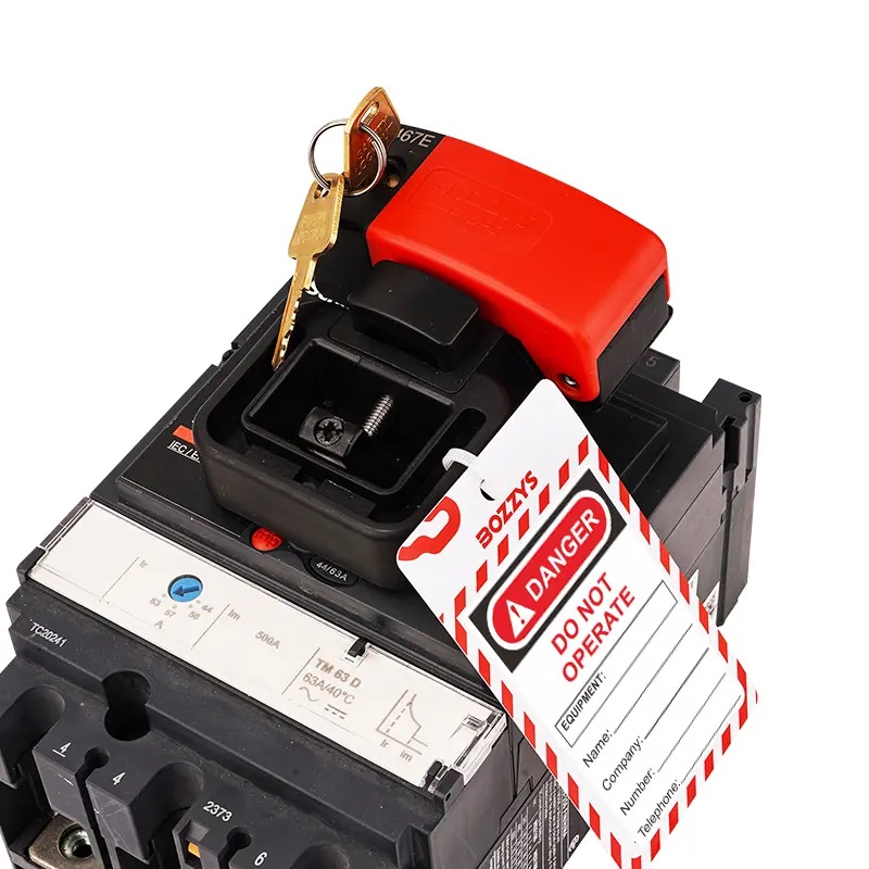 Блокиратор флажковых автоматов 400/600В со встроенным замком DPD1 Блокиратор флажковых автоматов 400/600В со встроенным замком DPD1